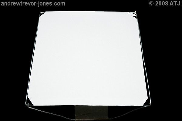 Front screen of collapsable softbox